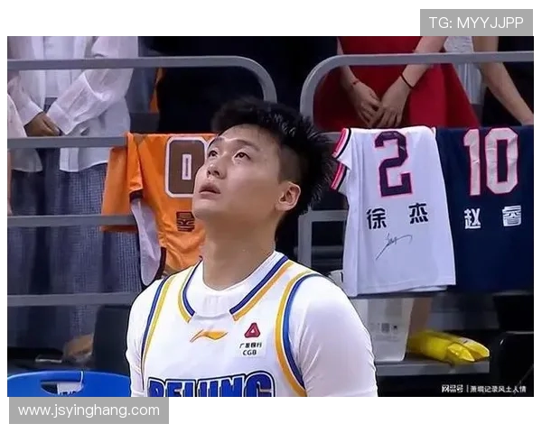 周鹏：从篮球场上的巨星到生活中的榜样，探寻他的奋斗与坚持之路